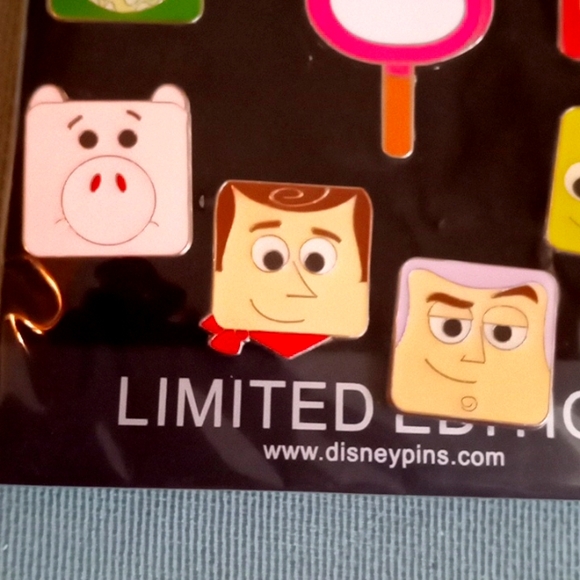 DISNEY SET OF 10 TOY STORY PINS - Picture 3 of 10